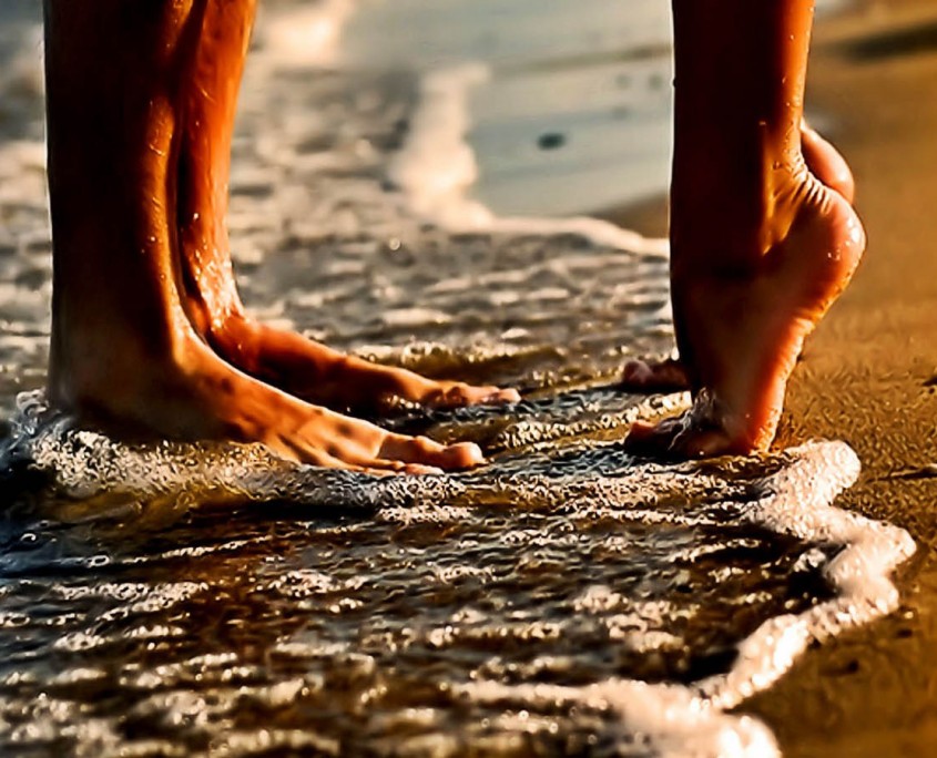 Couple Love Beach Romance Hd Wallpapers - De Casal Bonitas Na Praia - HD Wallpaper 