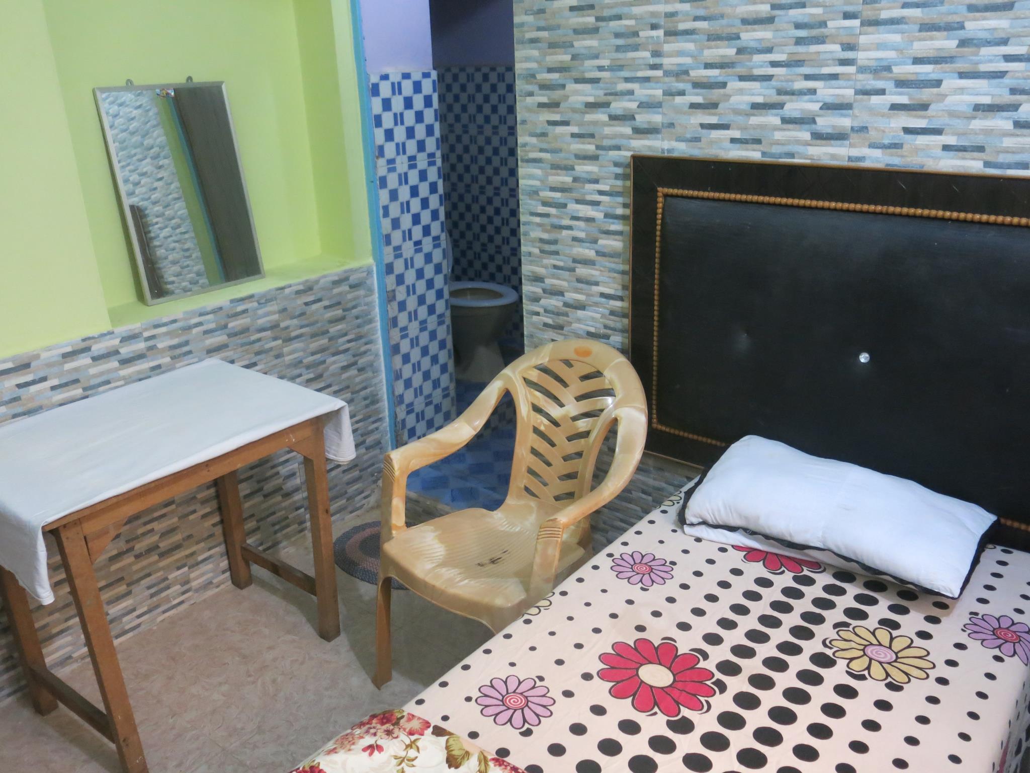 Tree Baba Hostel - HD Wallpaper 