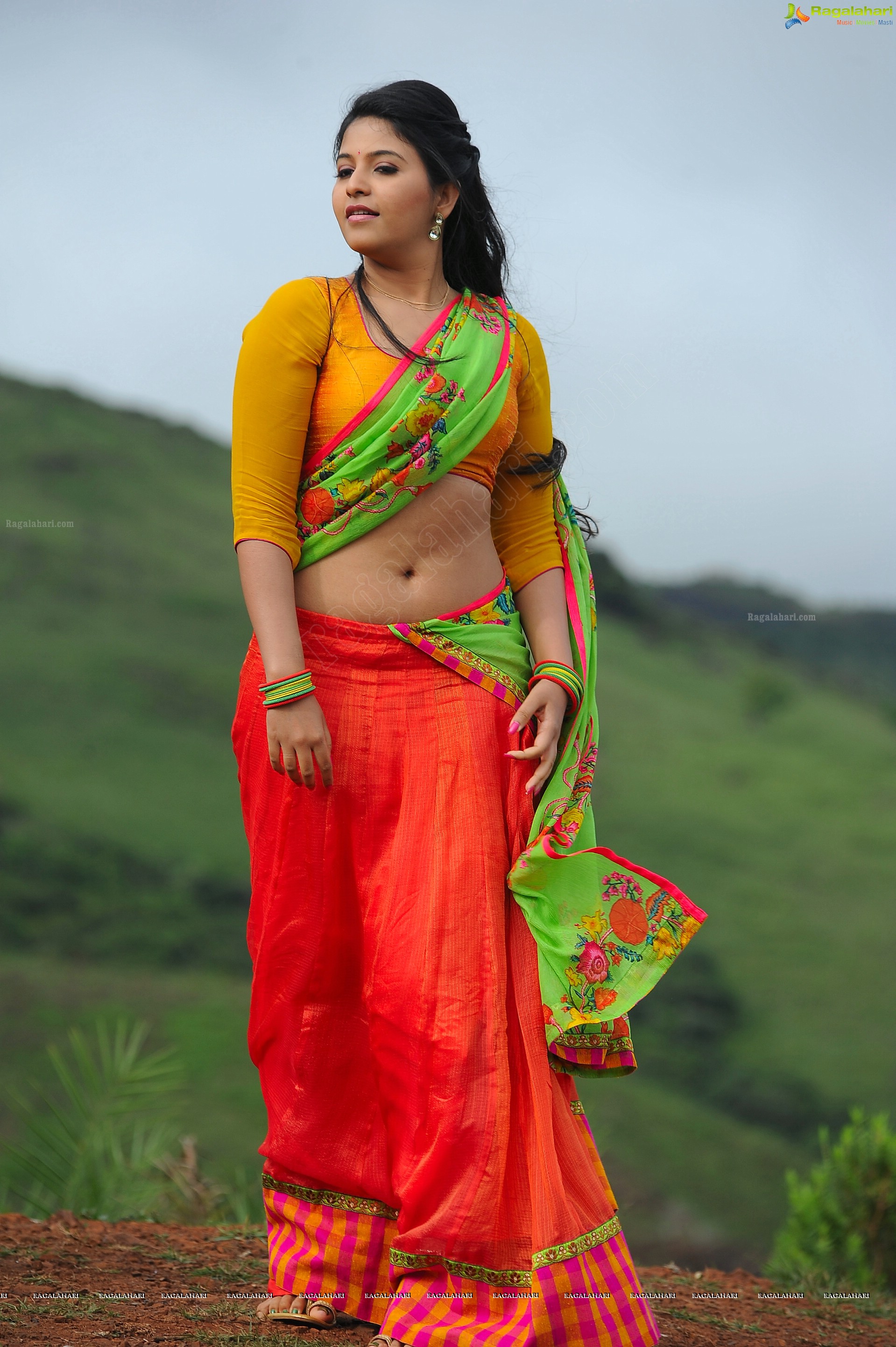 Anjali In Half Saree - HD Wallpaper 