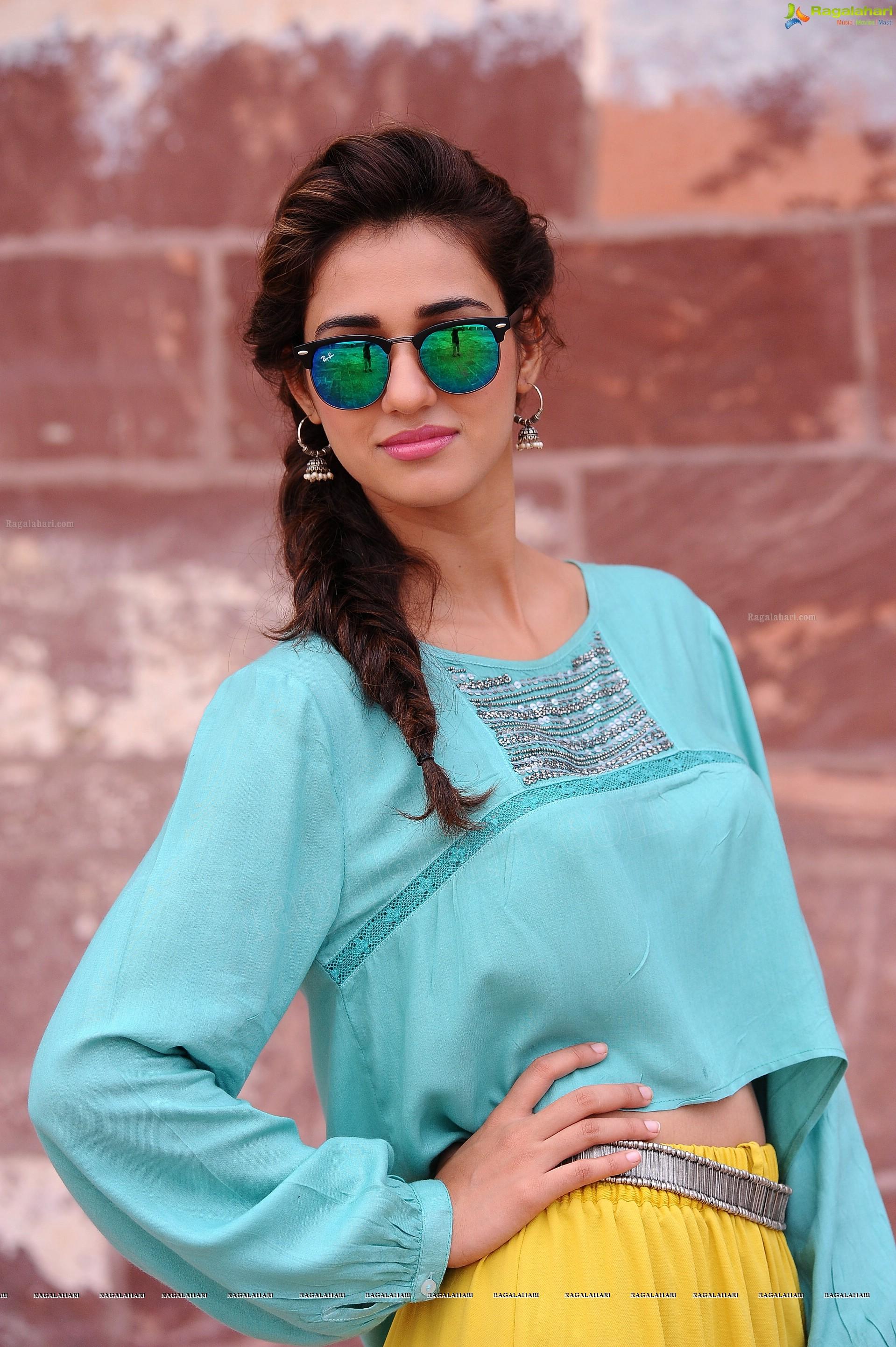 Disha Patani Full Hd Wallpaper - Disha Patani Full Hd New - HD Wallpaper 