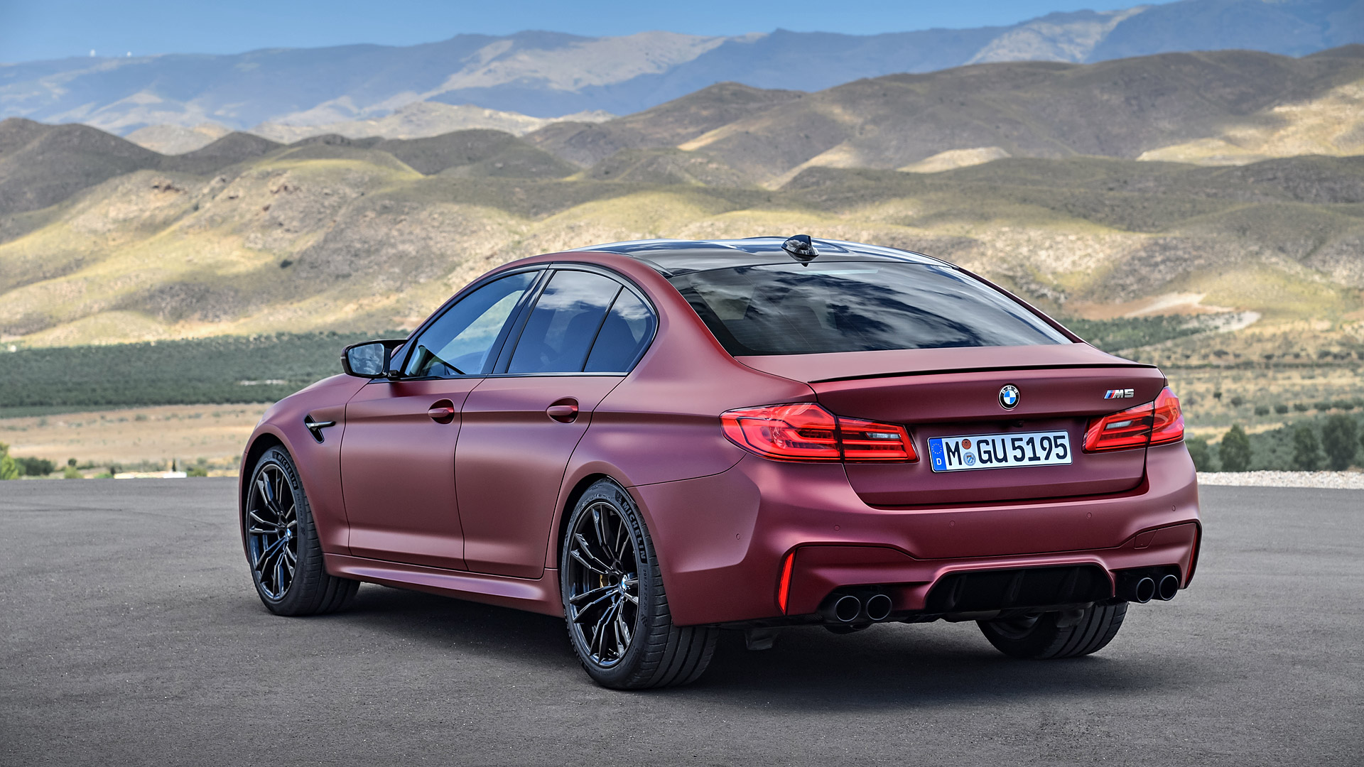 Bmw M5 2018 - HD Wallpaper 
