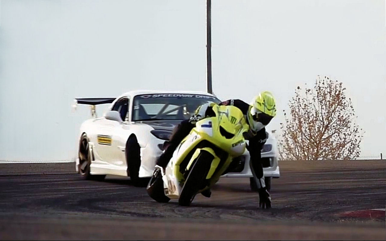 Motorcycle Vs Car Drift Battle - HD Wallpaper 