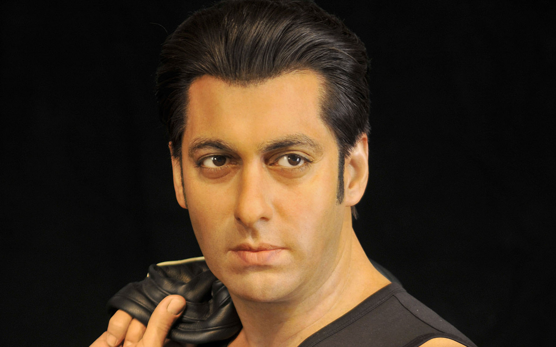 Salman Khan Bollywood Wallpaper - Salomon Khan - HD Wallpaper 