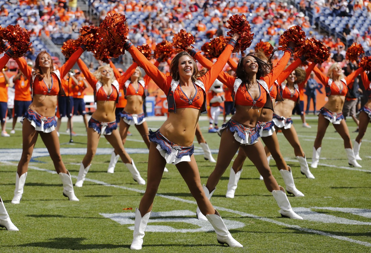 Denver Broncos Cheerleaders Uniforms - HD Wallpaper 