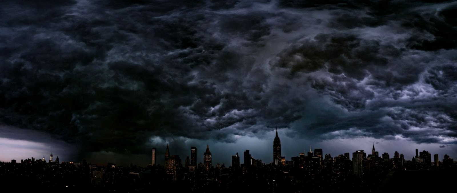 Storm Wallpaper And Background Image Id374170 - Dark Clouds Over City - HD Wallpaper 