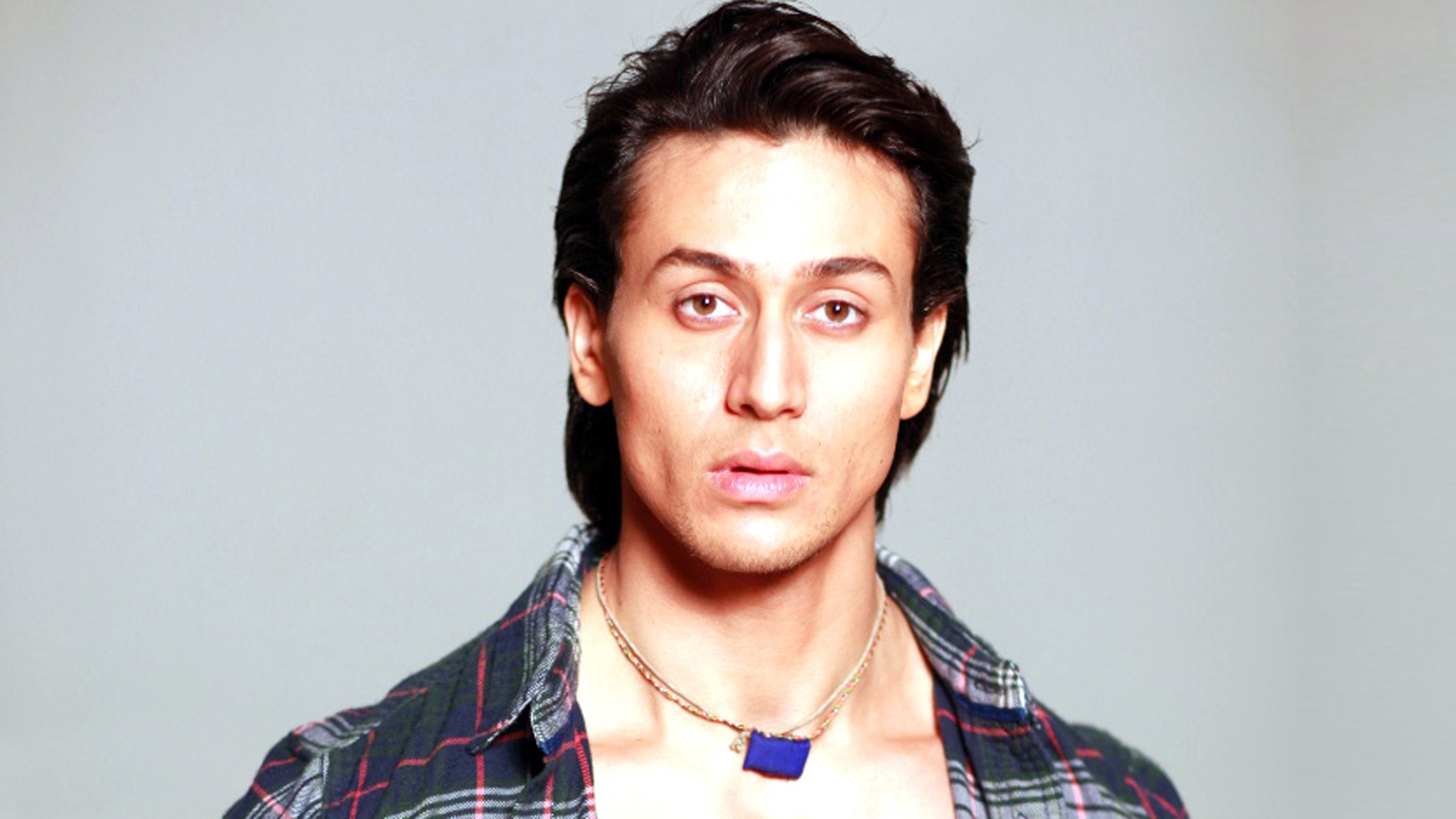 Actor Hd Wallpapers - Sylvester Stallone And Tiger Shroff - HD Wallpaper 