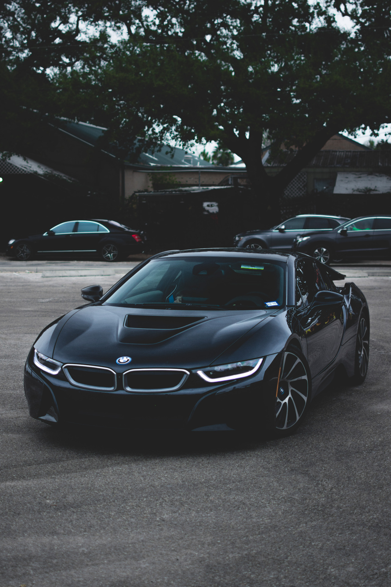 Bmw I8 Black Street Sportcar Wallpaper - Bmw I8 Wallpaper For Mobile - HD Wallpaper 