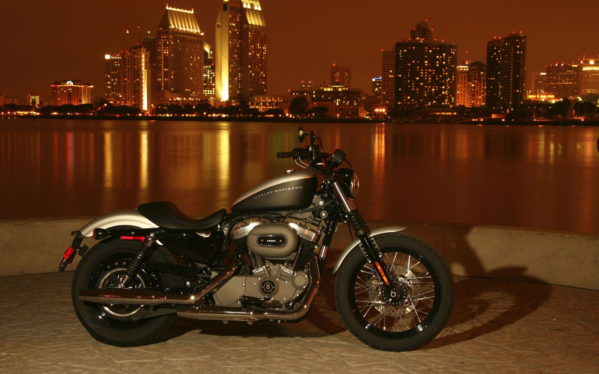 Harley Davidson Motorcycle 14 Wallpaper - San Diego - HD Wallpaper 