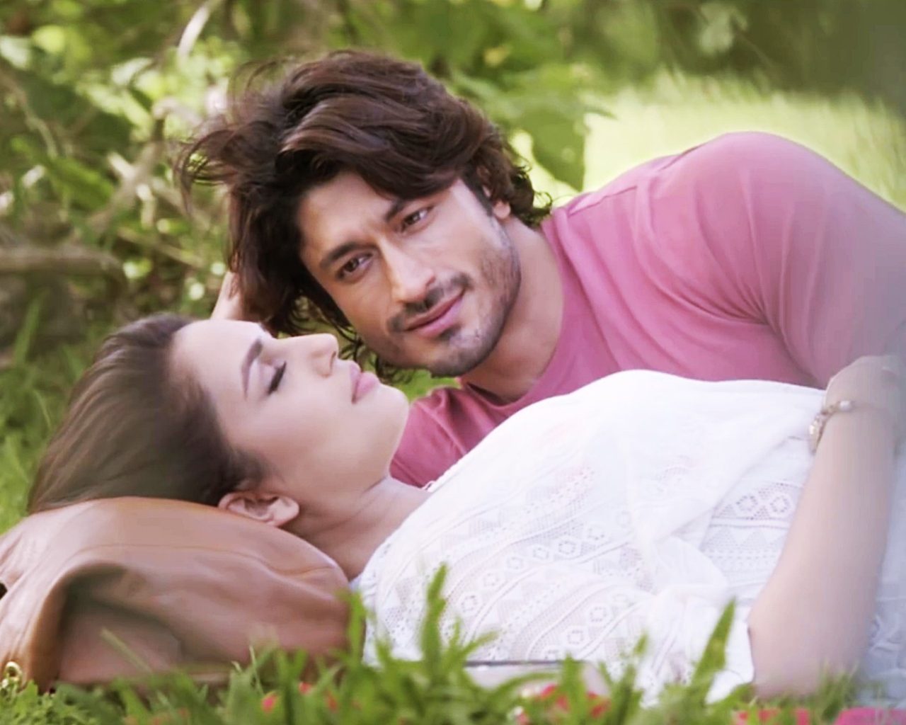 Girl Boy Romantic Wallpaper Hd - HD Wallpaper 