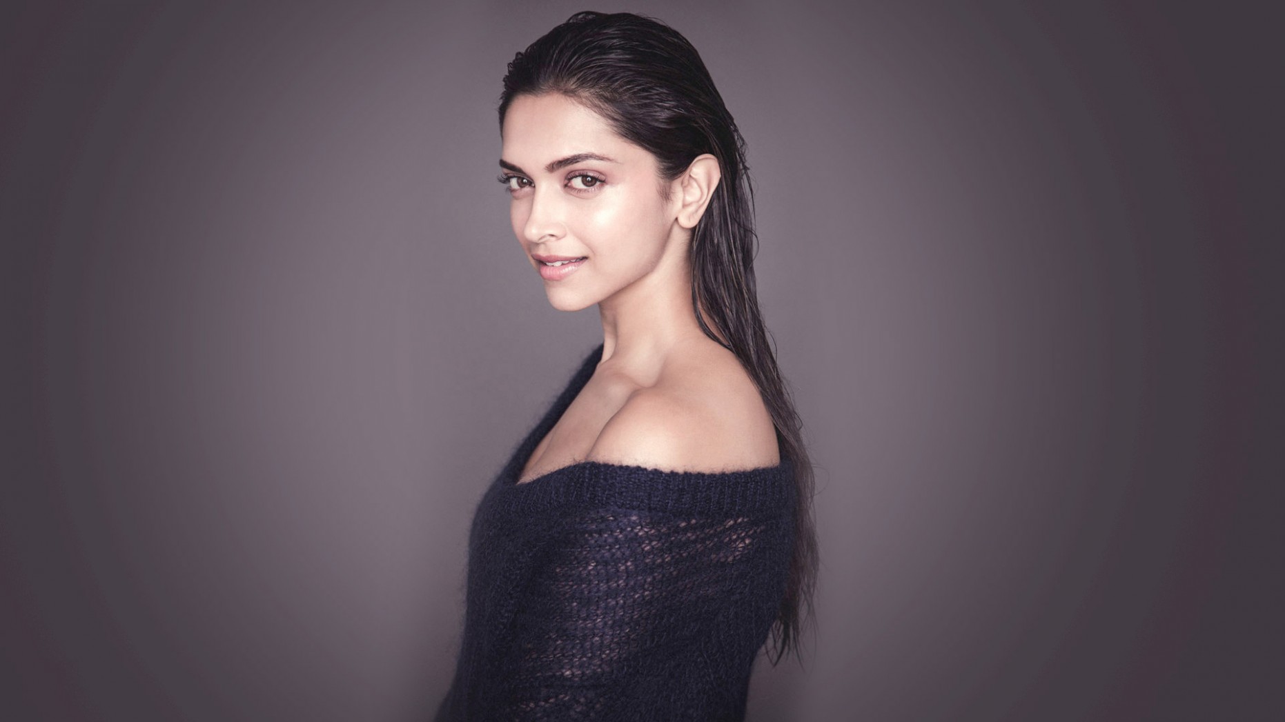 Dimple Girl Deepika Simple Cute Desi Girl Look Wallpaper - Adriana Bahmuteanu - HD Wallpaper 