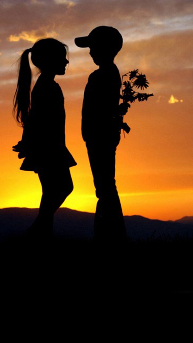 Mountain Top Cute Lovely Kids Silhouette Romantic Scene - Graffiti - HD Wallpaper 