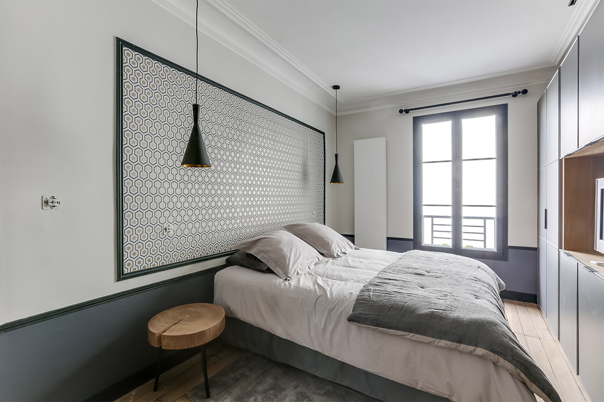 Furnished Paris Apartment Master Bedroom Wallpaper - Decoration Chambre Appartement Design - HD Wallpaper 