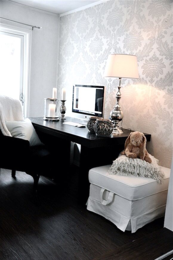 Accent Wall In Wallpaper Bathroom - HD Wallpaper 