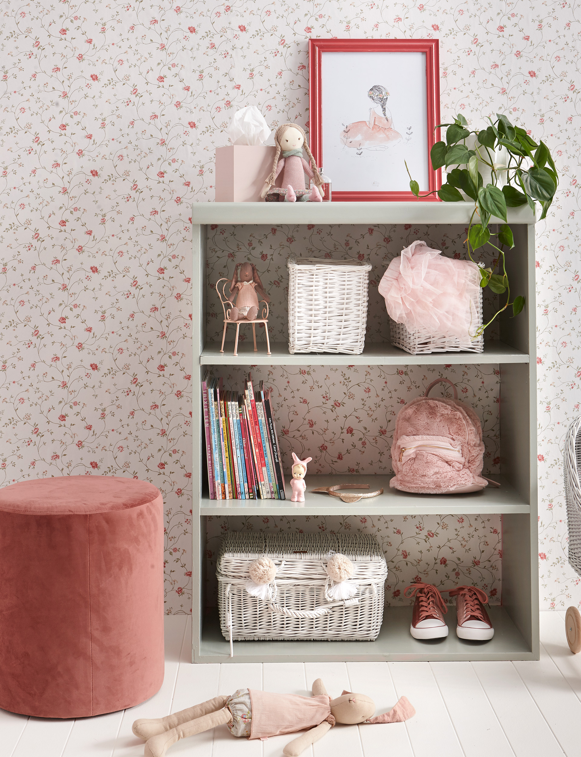 Shelf - HD Wallpaper 