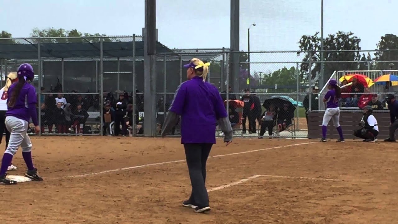 College Softball - HD Wallpaper 