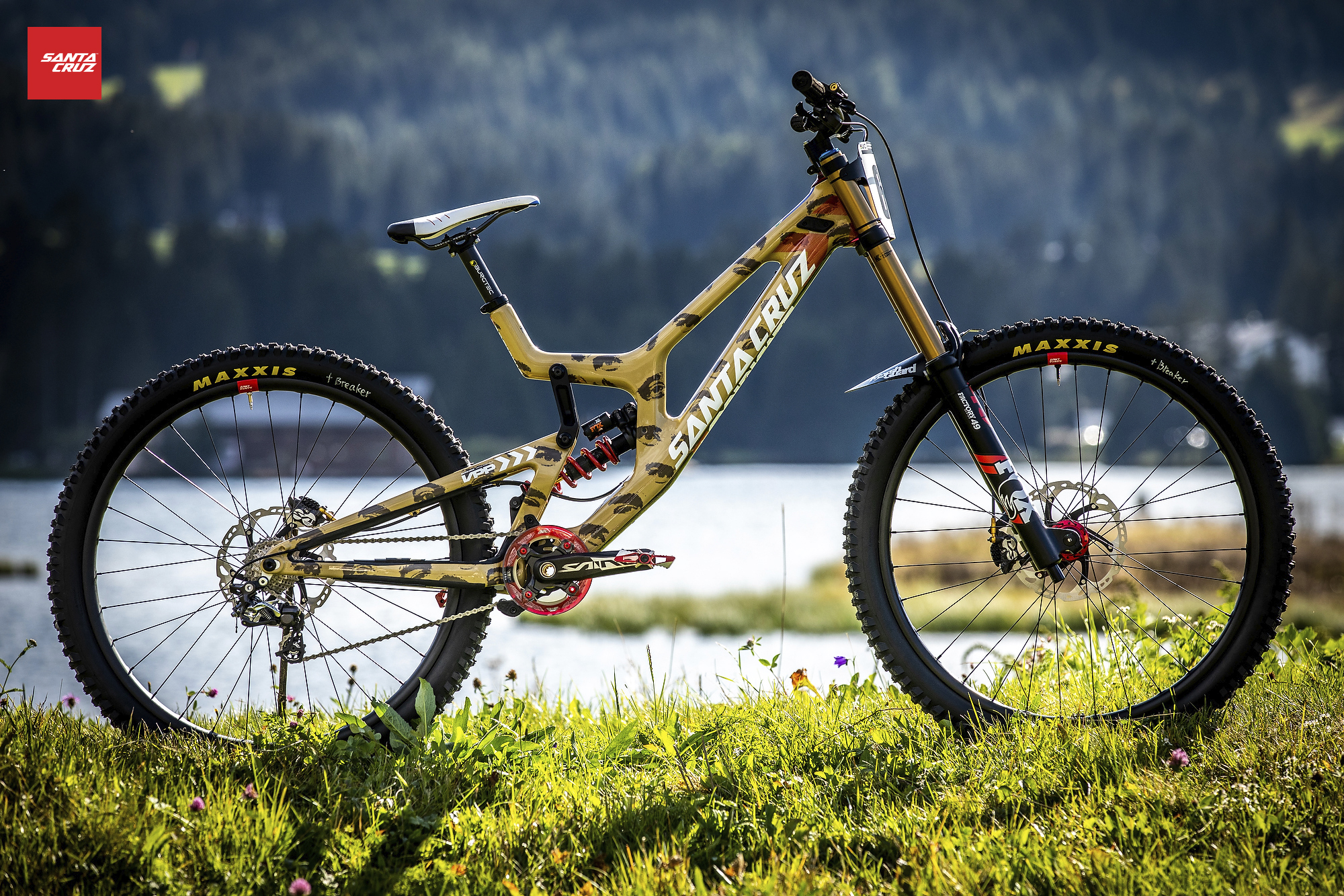 Santa Cruz Bike Background - HD Wallpaper 