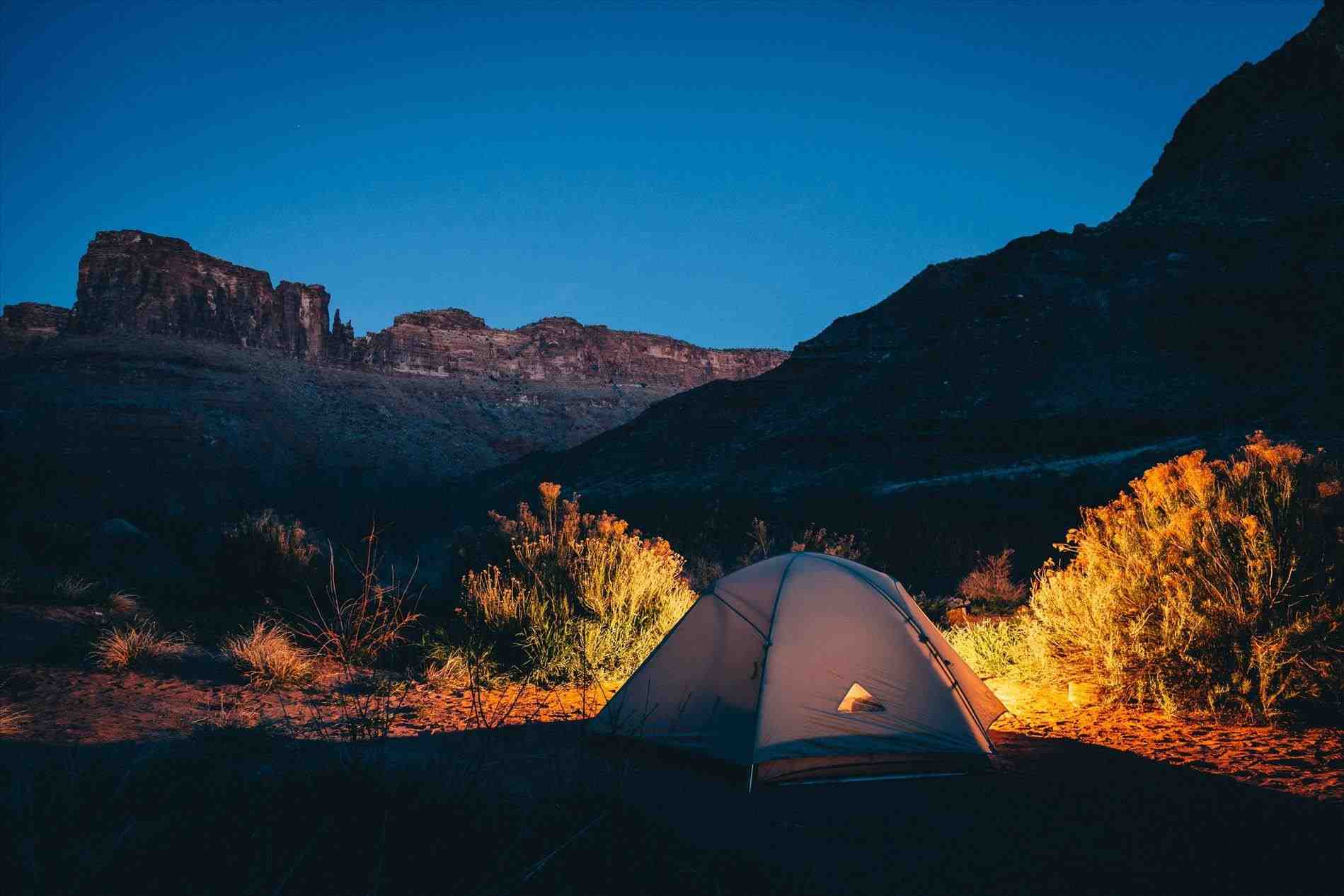 Mountain Camping Wallpaper - Camping At Spiti Valley - HD Wallpaper 