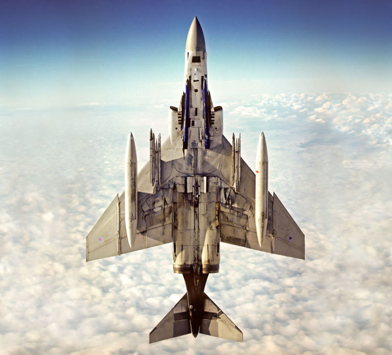 F 4 Phantom - HD Wallpaper 