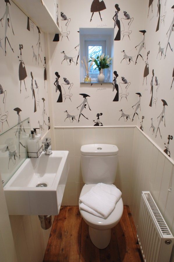 Quirky Wallpaper For Bathroom - HD Wallpaper 