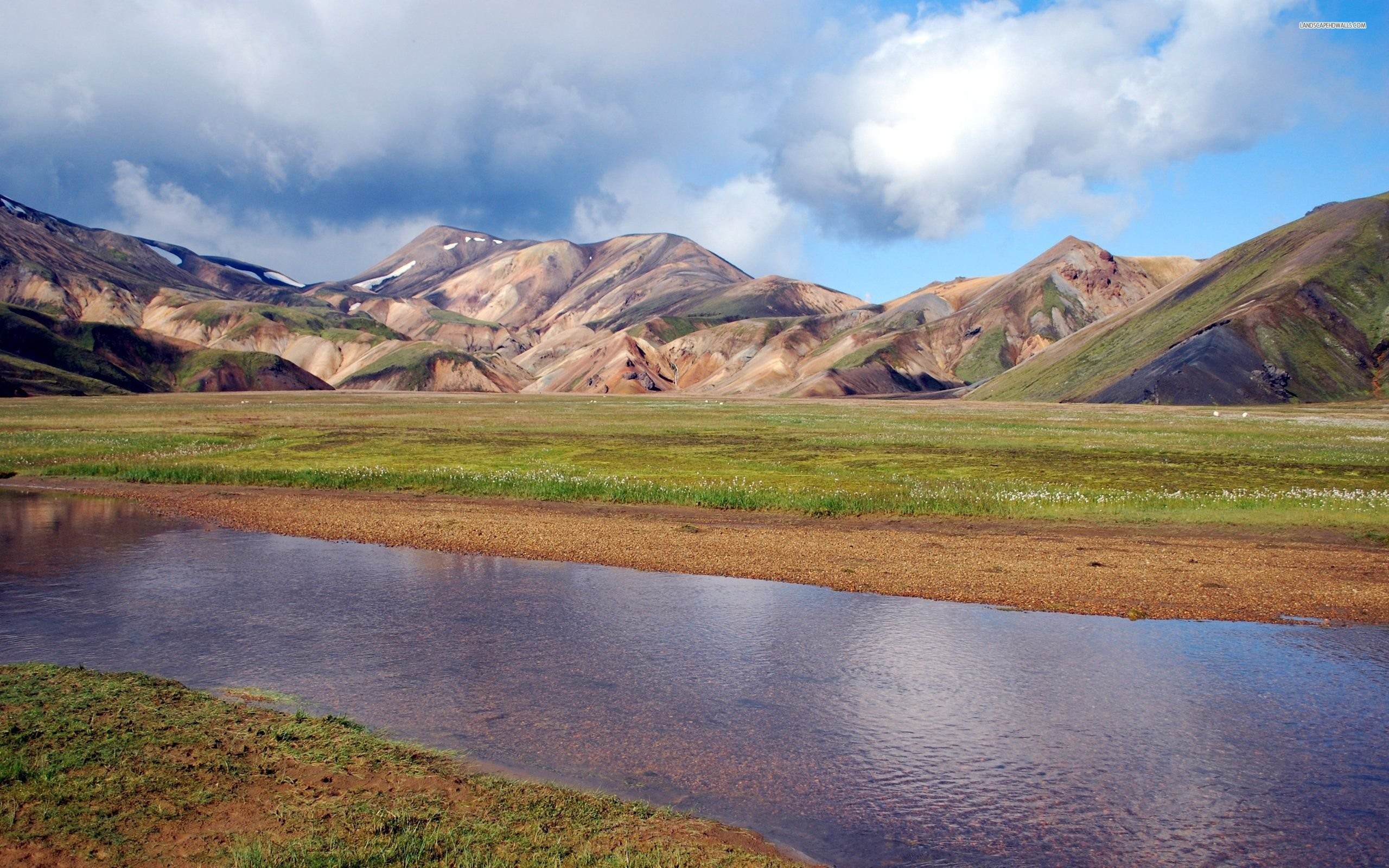 The Laugavegur Hiking Trail 
 Data Src Free Download - Landmannalaugar - HD Wallpaper 