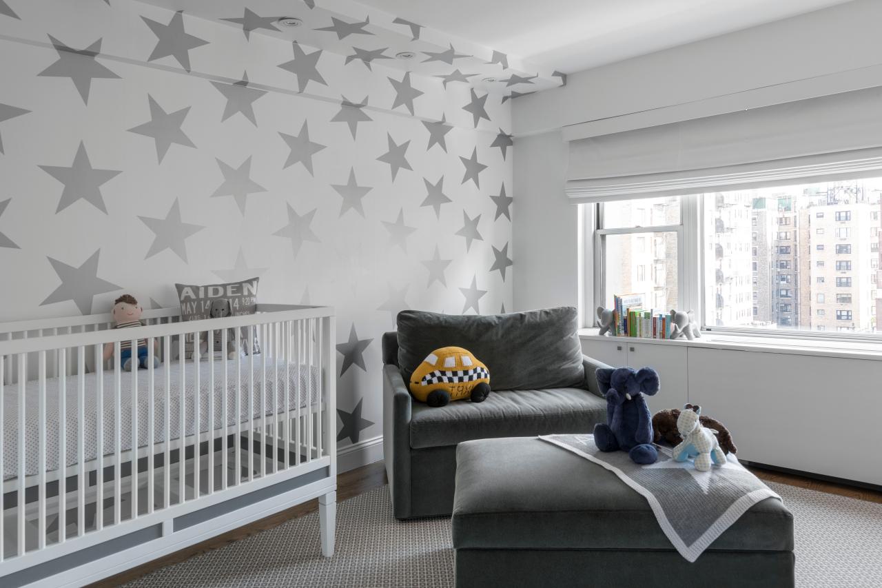 Silver Star Wallpaper Featured In Urban Nursery - Baby Bedroom Grey And White - HD Wallpaper 