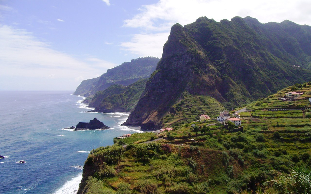 Pin Wallpaper De Madeira Wallpapers Real Madrid On - Boaventura, São Vicente - HD Wallpaper 