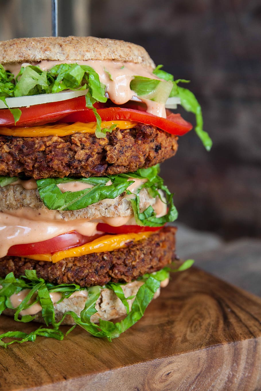 The Messier The Better, Burger Sandwich With Lettuce, - Bunless Hamburgers - HD Wallpaper 