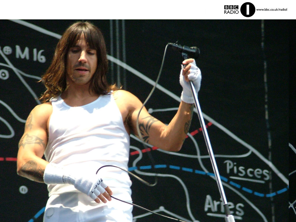 Anthony Kiedis Hyde Park - HD Wallpaper 