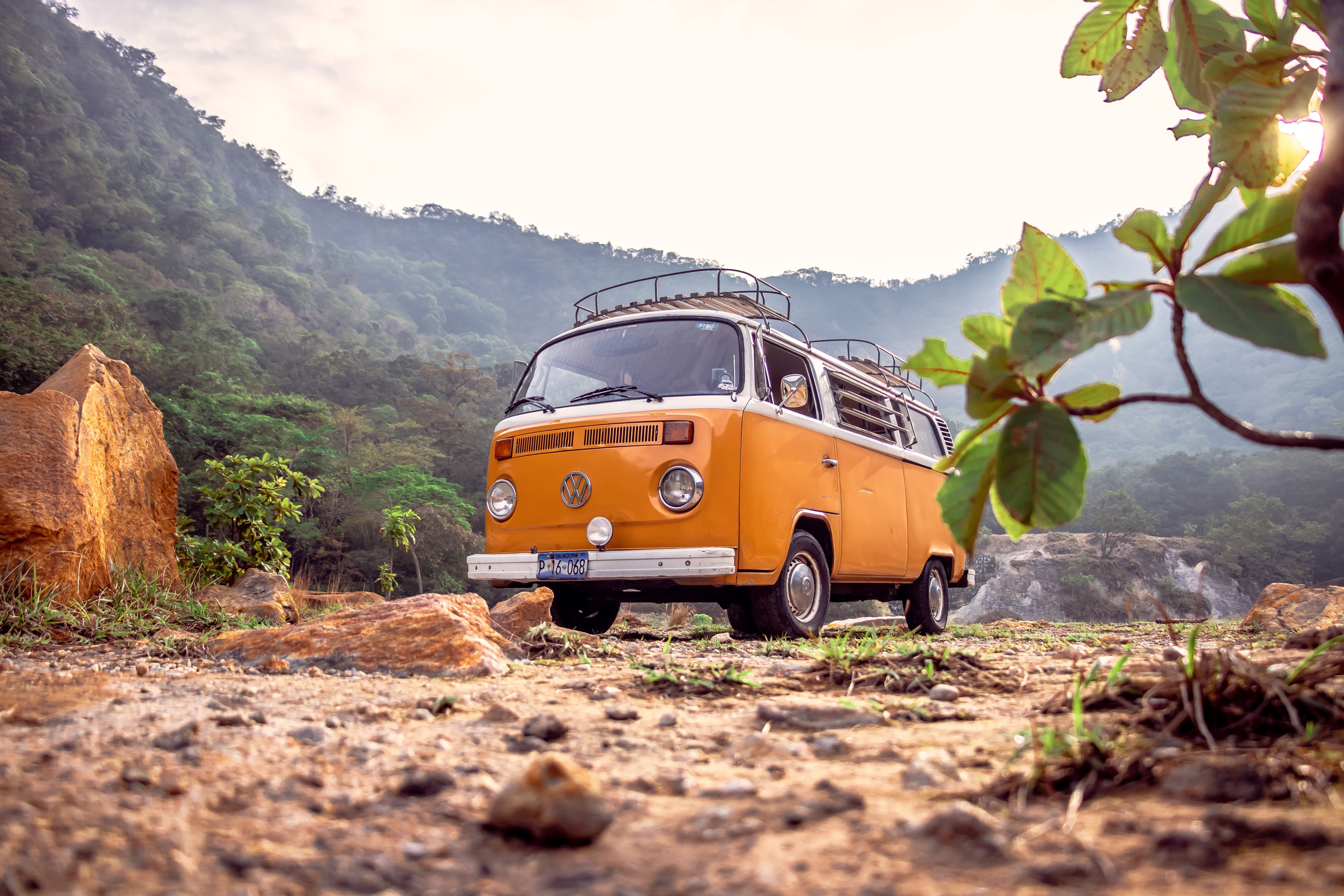 Mini Bus Wallpaper Pling - HD Wallpaper 