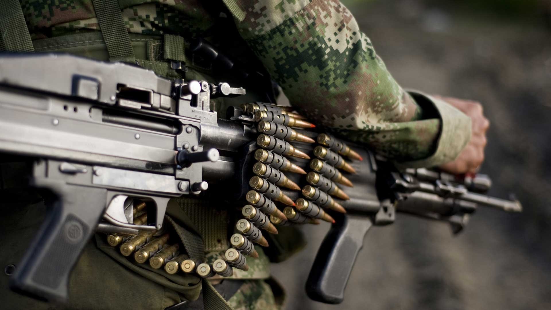 Premium Gun Wraps Wallpaper - Gun Wallpaper Hd - 1000x562 Wallpaper - Premium Gun Wraps Wallpaper - Gun Wallpaper Hd - 1000x562 Wallpaper -