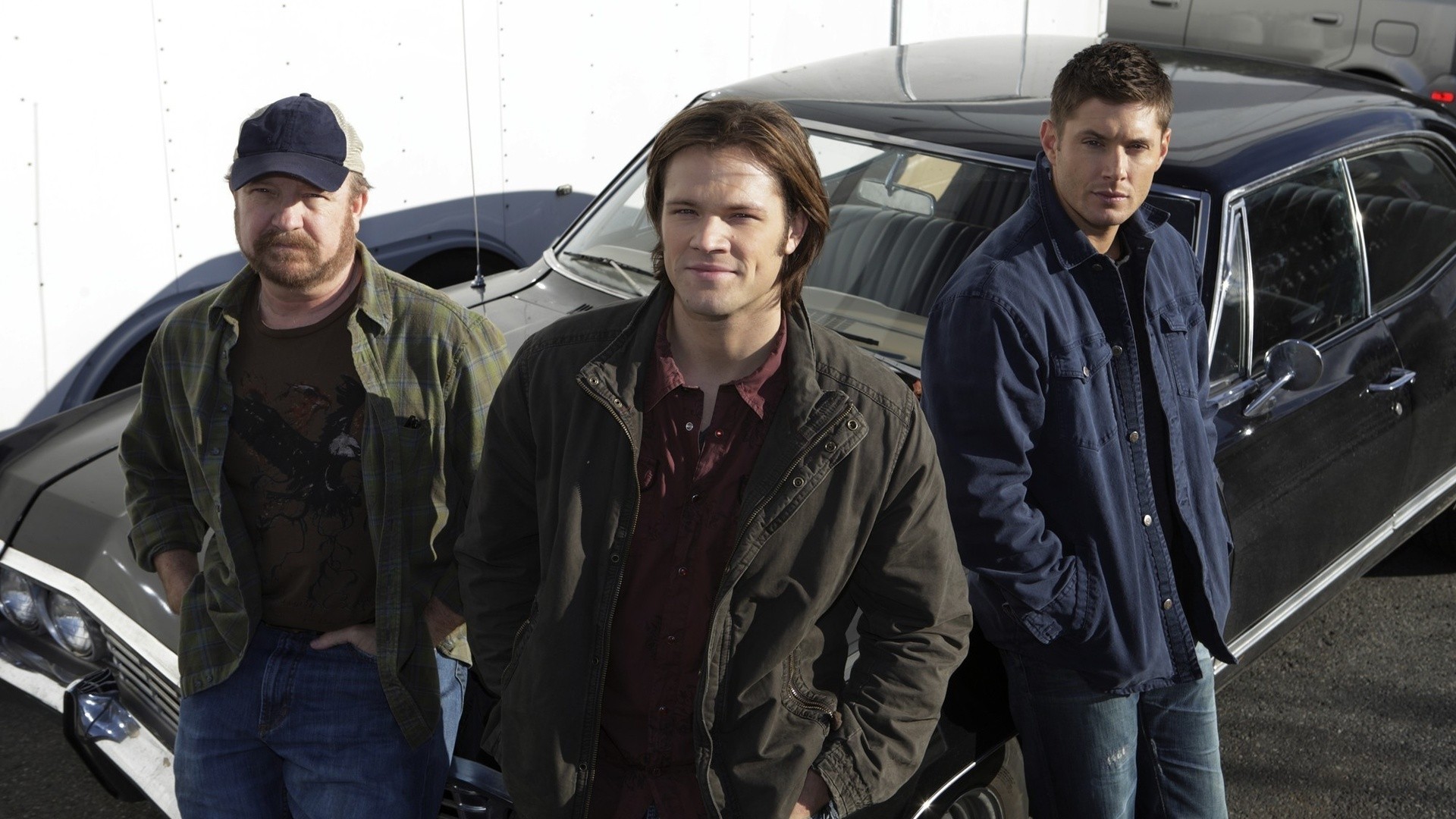 Supernatural Wallpaper For Desktop - Supernatural Sam Dean Bobby - HD Wallpaper 