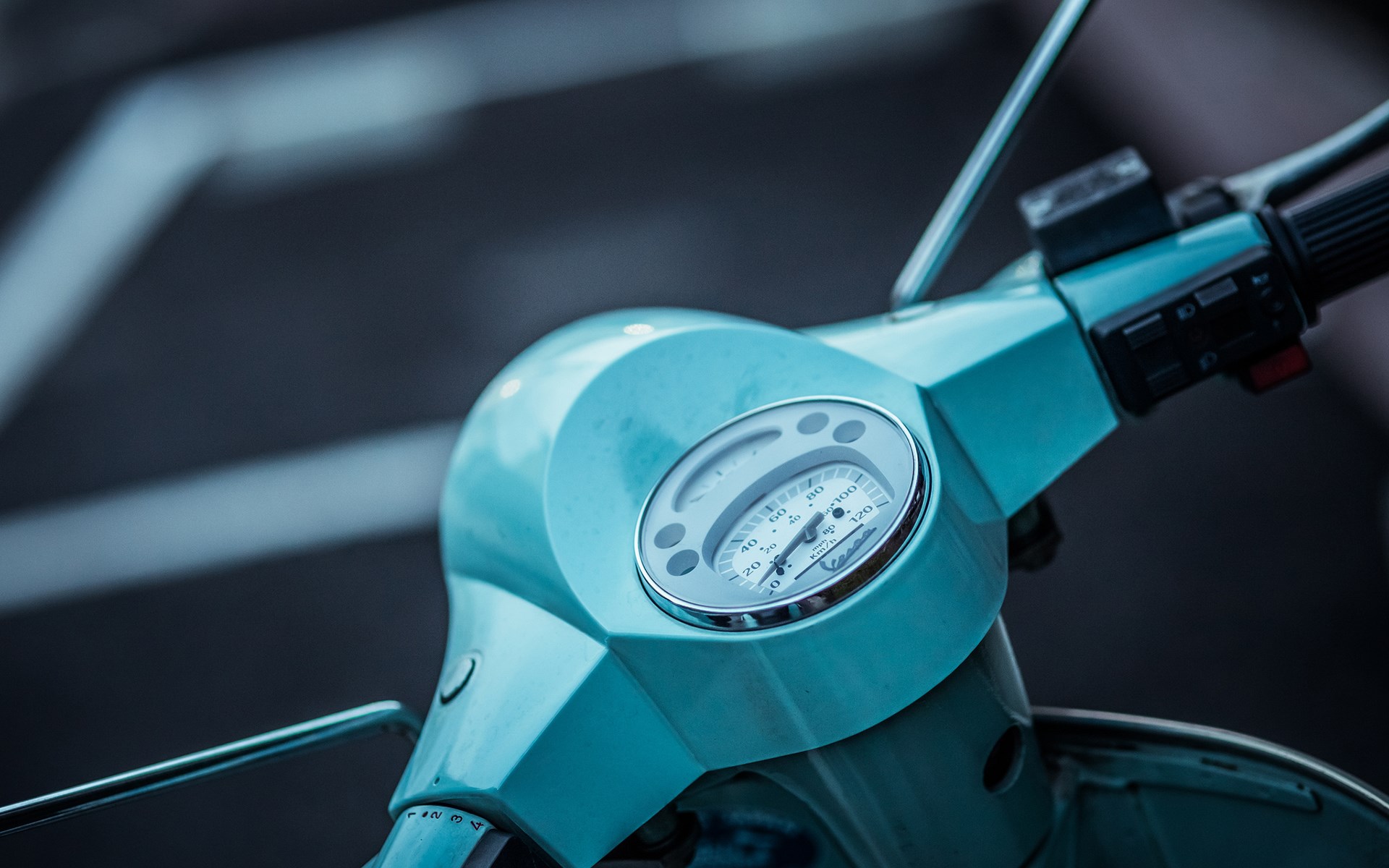 Scooter Close Up - HD Wallpaper 