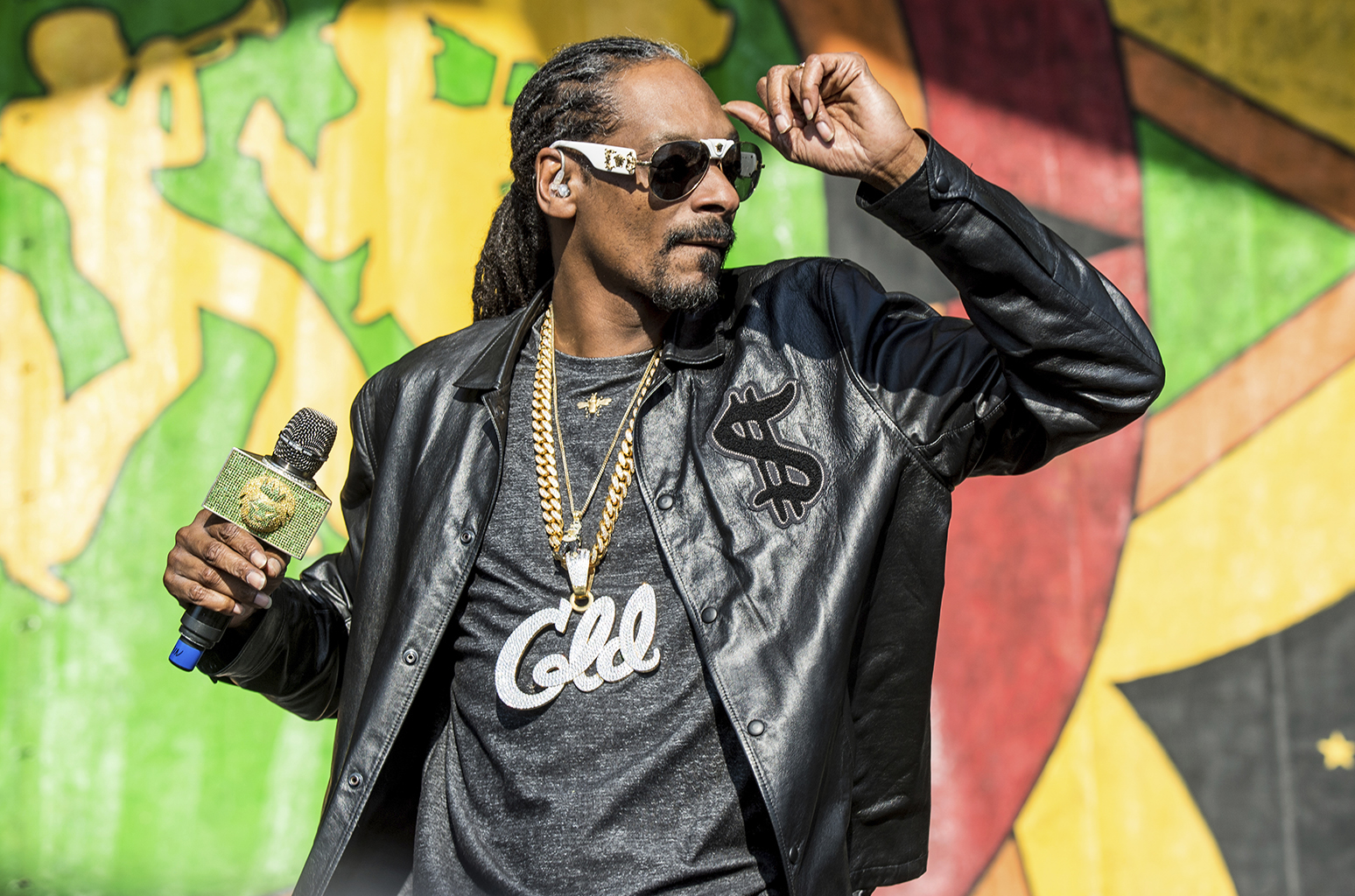 Snoop Dogg Wallpaper - Pastor Nganga Snoop Dogg - HD Wallpaper 