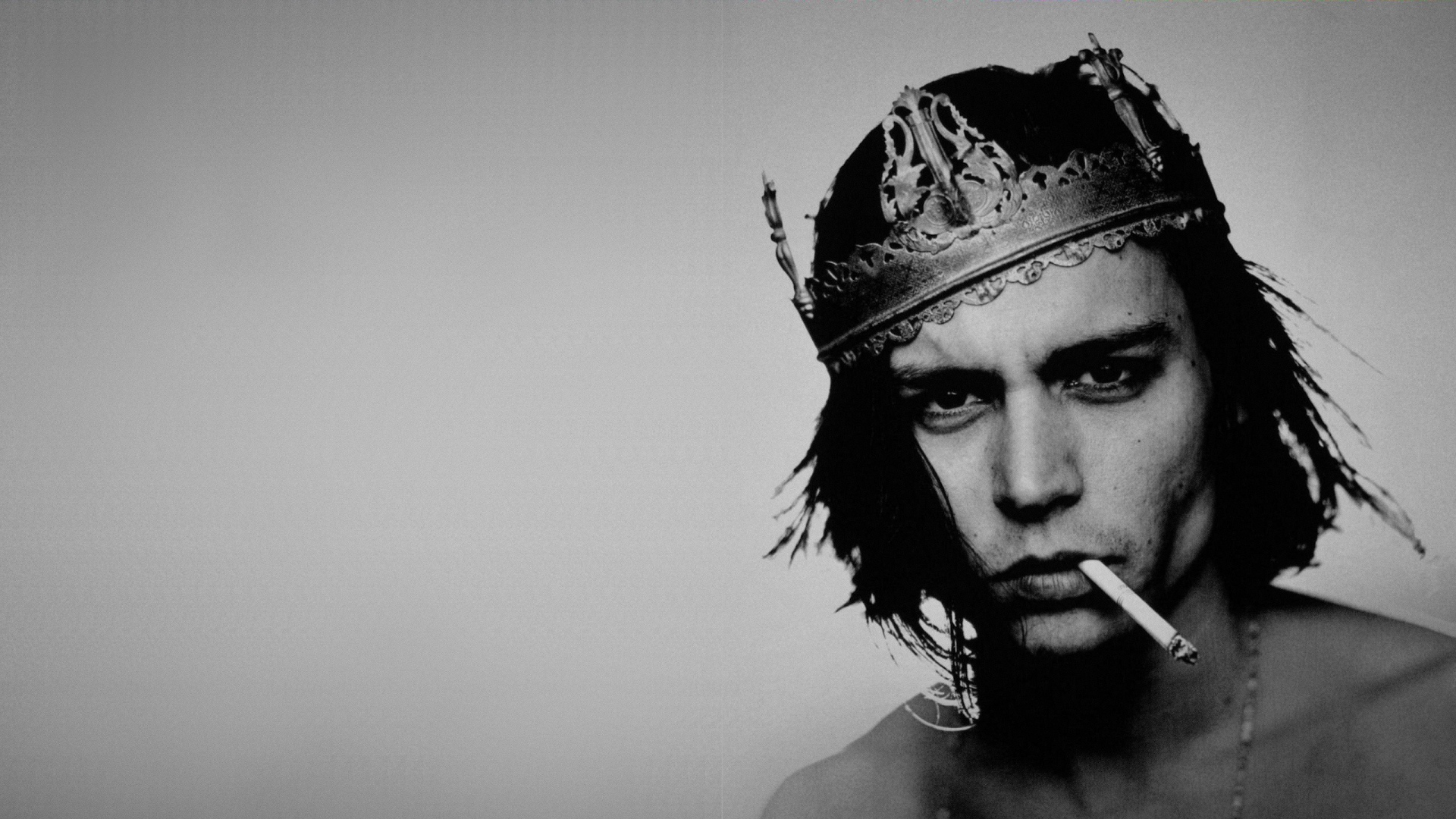 Wallpaper Johnny Depp Cigarette Crown Young - Johnny Depp - HD Wallpaper 