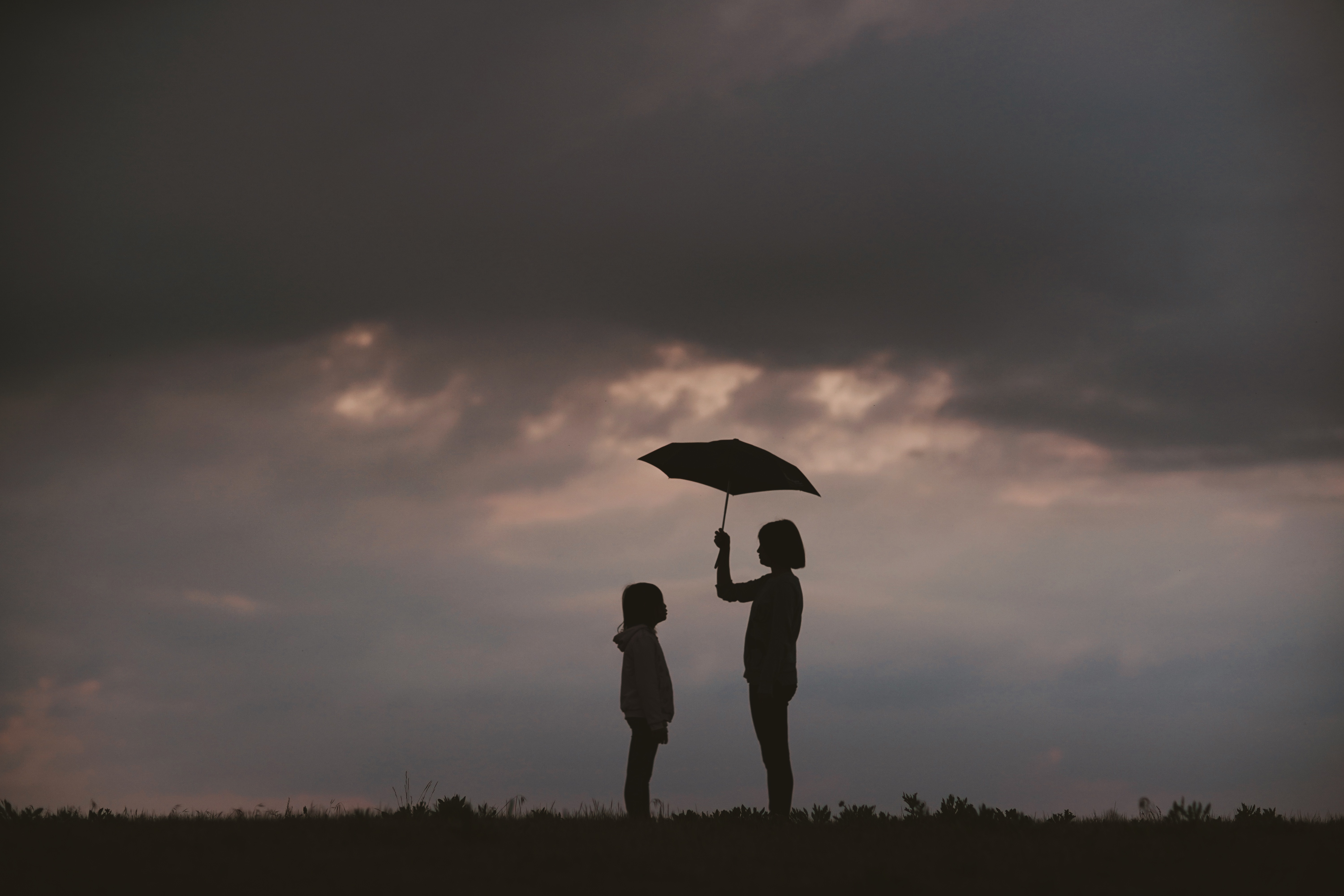 Wallpaper Mother, Child, Care, Umbrella, Silhouettes, - Positive Regard And Empathy - HD Wallpaper 