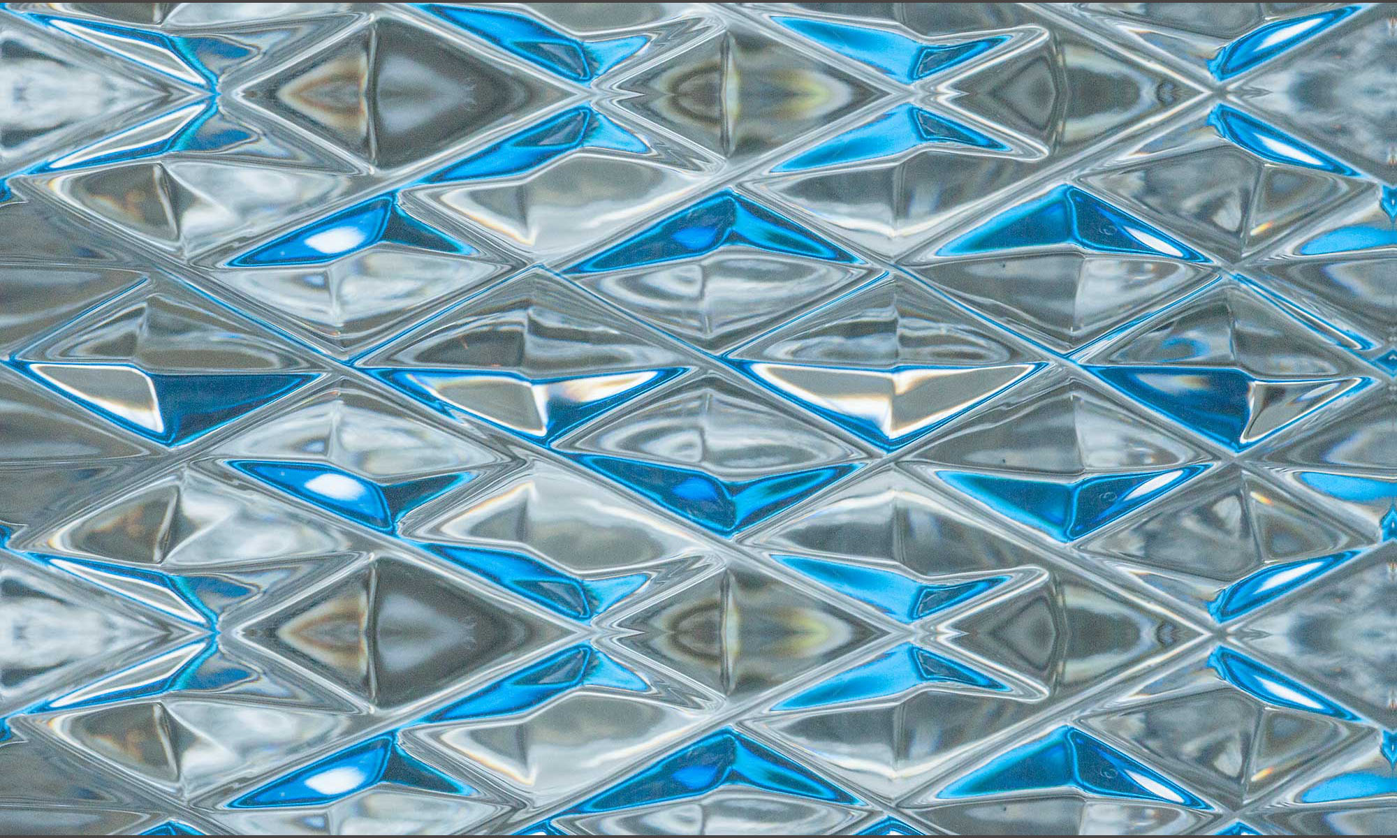 Diamond Blue Glass Doug Garrabrants - Glass Design - HD Wallpaper 