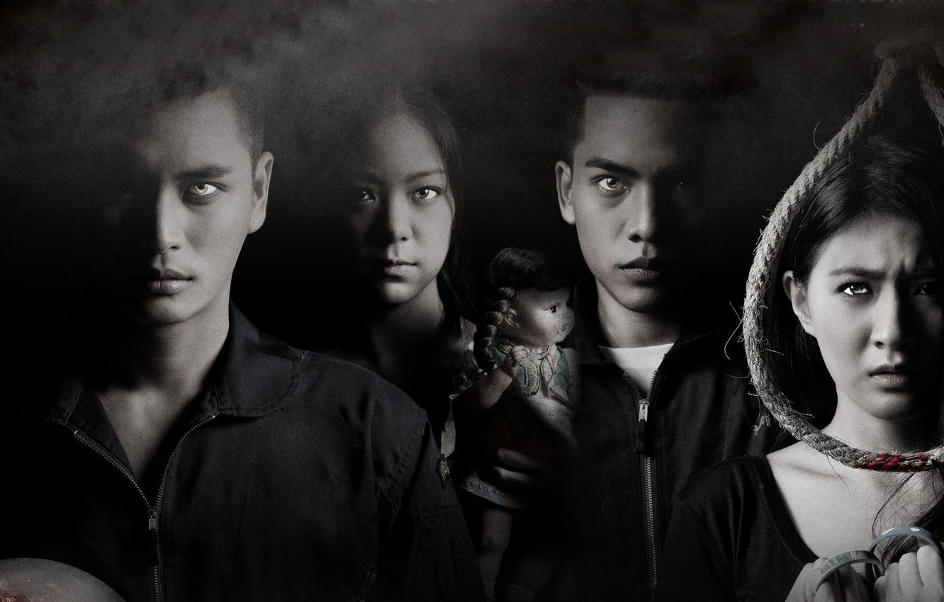 Photo Wallpaper Blood, Girls, Fog, Boys, Evil, Doll, - Gallows Girls - HD Wallpaper 