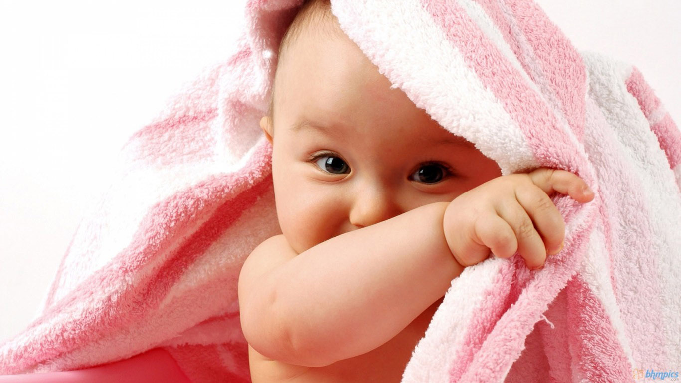 Cute Baby With Mother - HD Wallpaper 