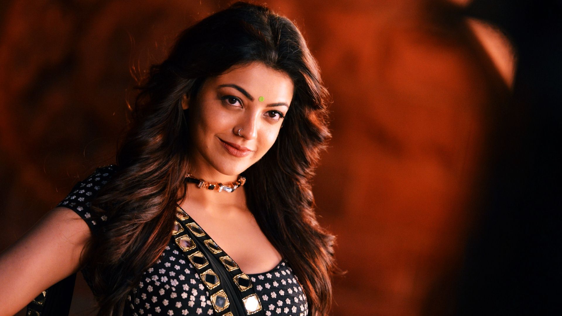 Kajal Agarwal Latest Wallpaper - Kajal Agarwal Hd Images Latest - HD Wallpaper 