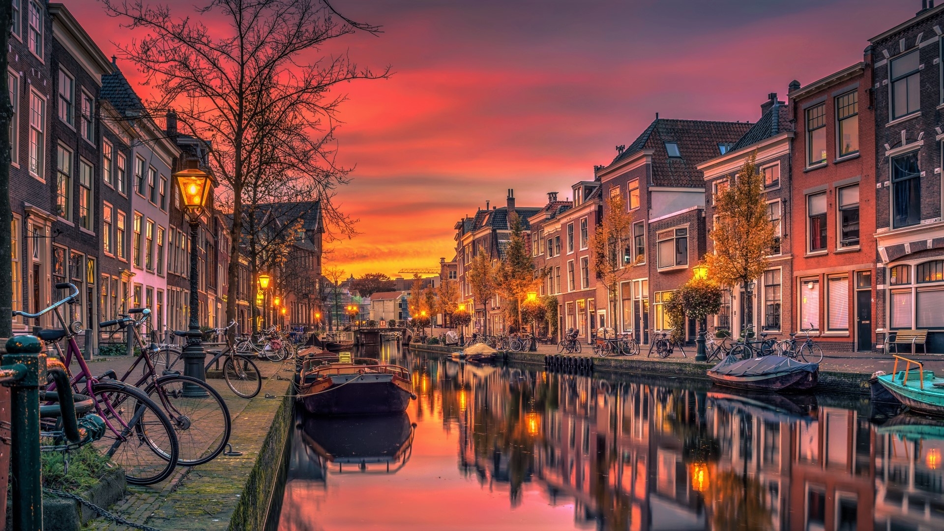 Amsterdam, Canal, Sunset, Houses, Bicycle, Boats, Germany - Netherlands Wallpaper 4k - HD Wallpaper 
