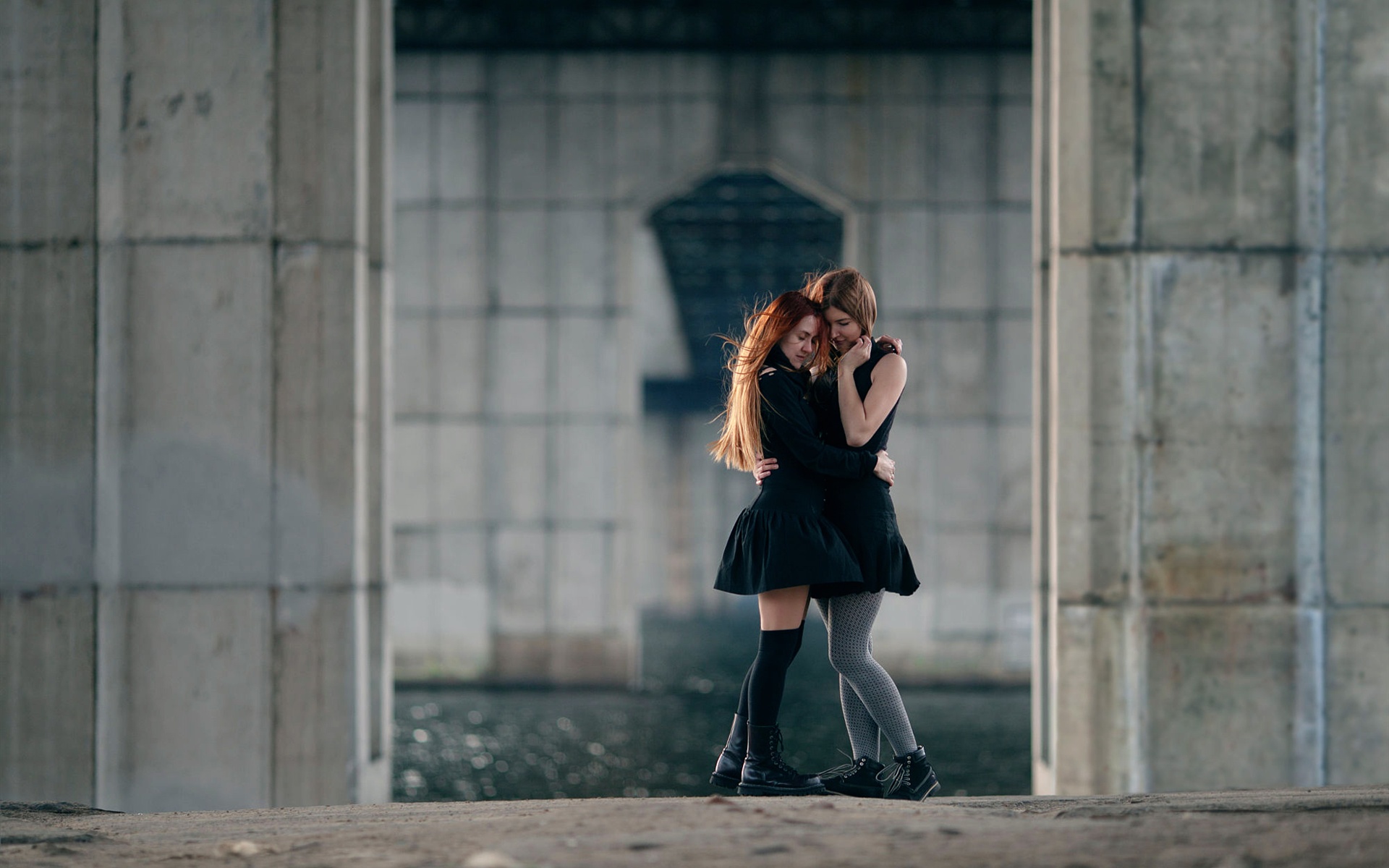 Wallpaper Two Girls, Best Friends - Two Best Friends - HD Wallpaper 