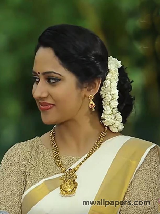 Miya George Hd Photos & Wallpapers - Mia George - HD Wallpaper 