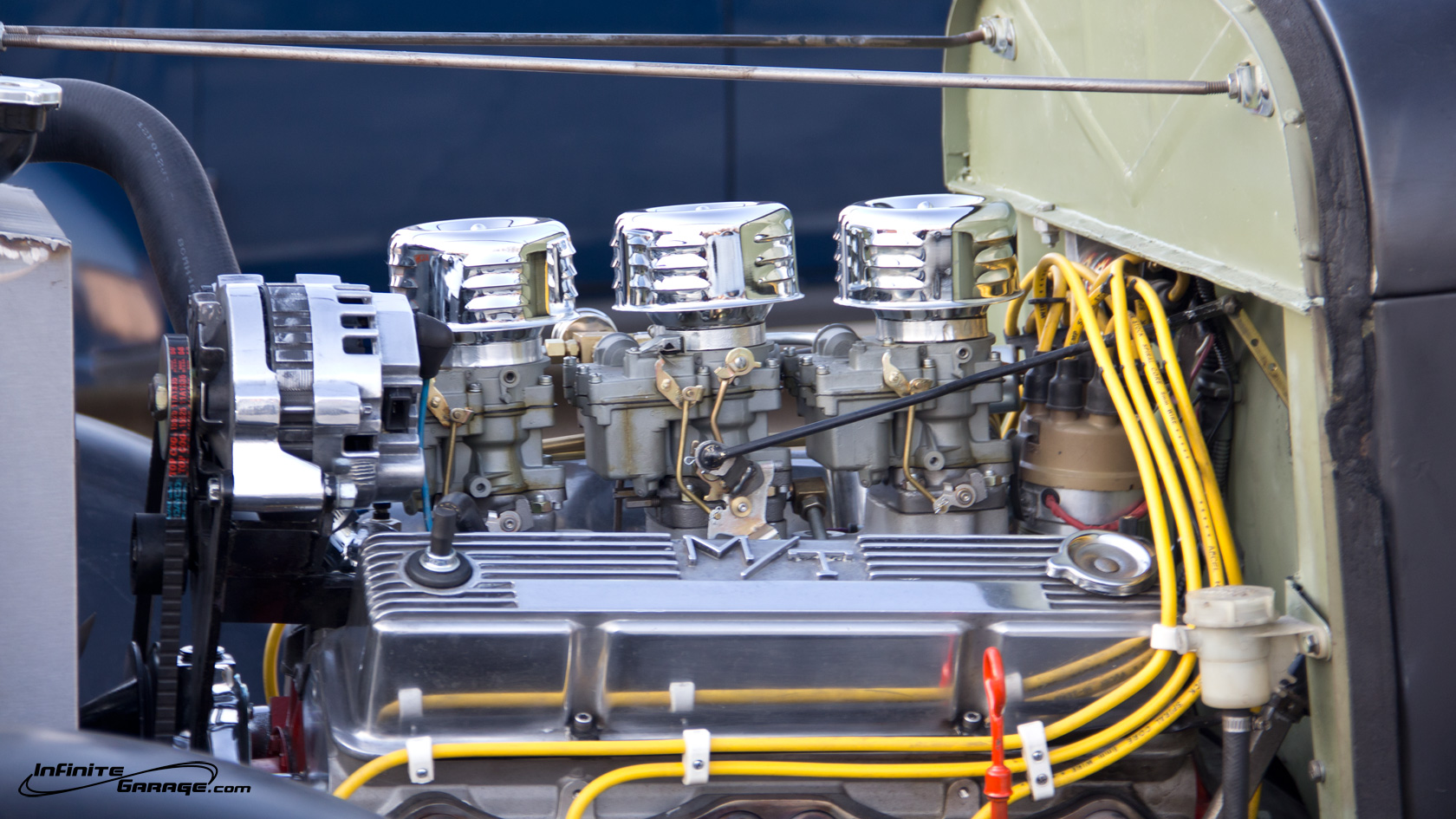 Plymouth Hot Rod In Chevy - Hot Rod Chevy Small Block - HD Wallpaper 