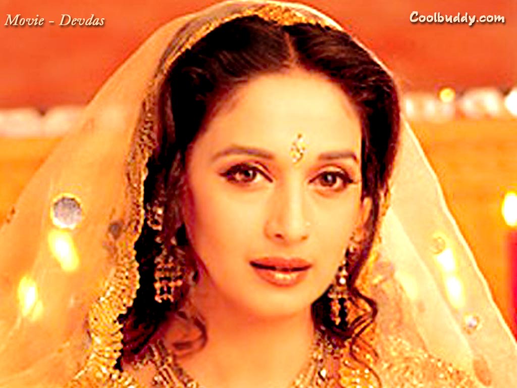 Madhuri Dixit - HD Wallpaper 