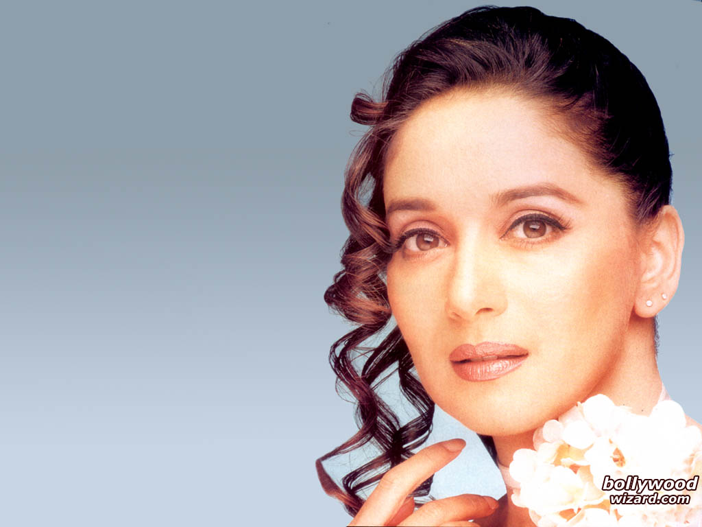 Madhuri Dixit - Madhuri Dixit Bollywood Wizard - HD Wallpaper 