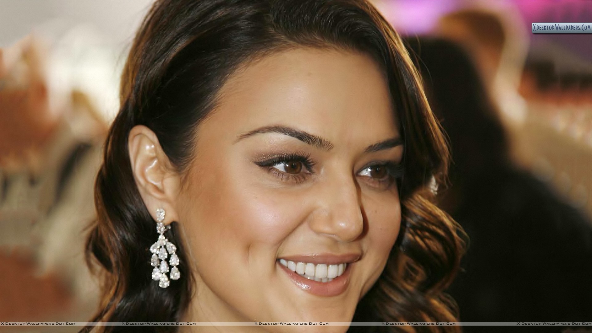 Preity Zinta Close Up - HD Wallpaper 