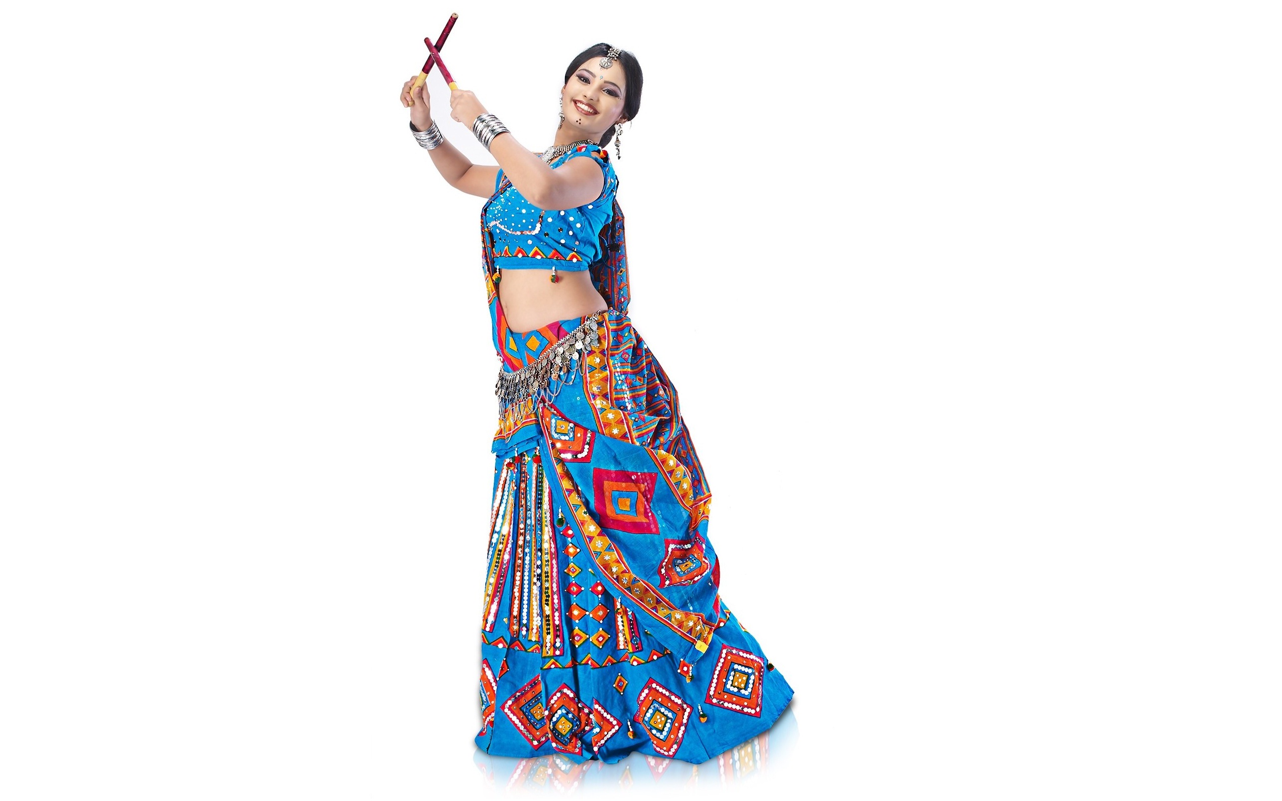 Beautiful Girl Playing Garba Happy Navratri - Dandiya Dress For Girl - HD Wallpaper 