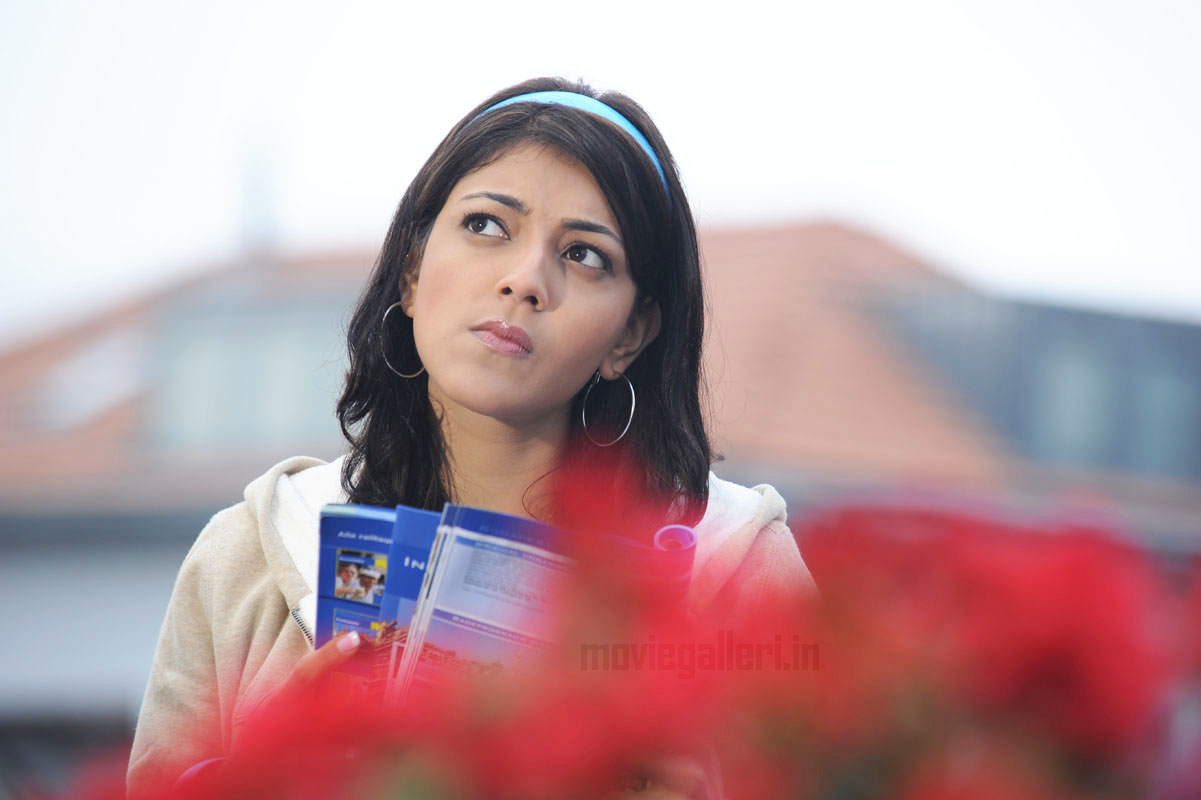 Romantic South Indian New Movie - HD Wallpaper 