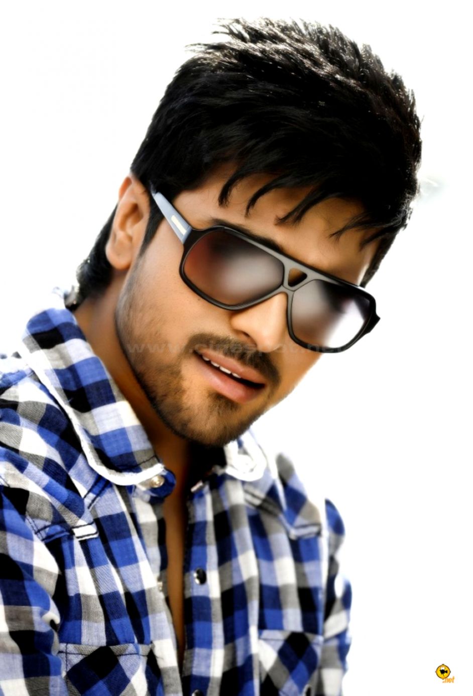 Ram Charan Teja Photo 89 Of 120 Pics Wallpaper Photo - Orange Movie Ram Charan Hairstyle - HD Wallpaper 