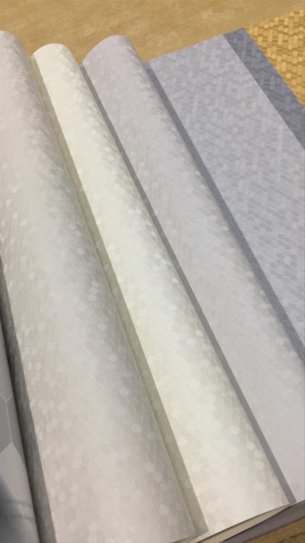 Wallpaper Dinding Polos Warna Gold Merah Hitam Prg - Architecture - HD Wallpaper 